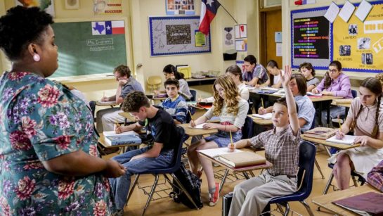 Кадр из 10 серии 1 сезона сериала «Детство Шелдона»