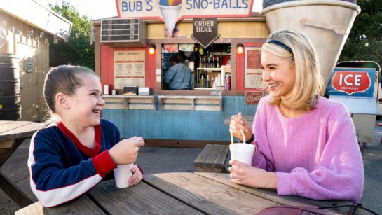 Кадр из 20 серии 2 сезона сериала «Детство Шелдона»